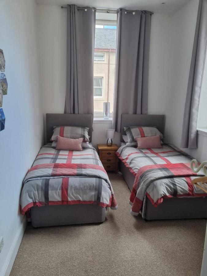 Stunning Spacious Apartment On River Ness Инвернес Екстериор снимка