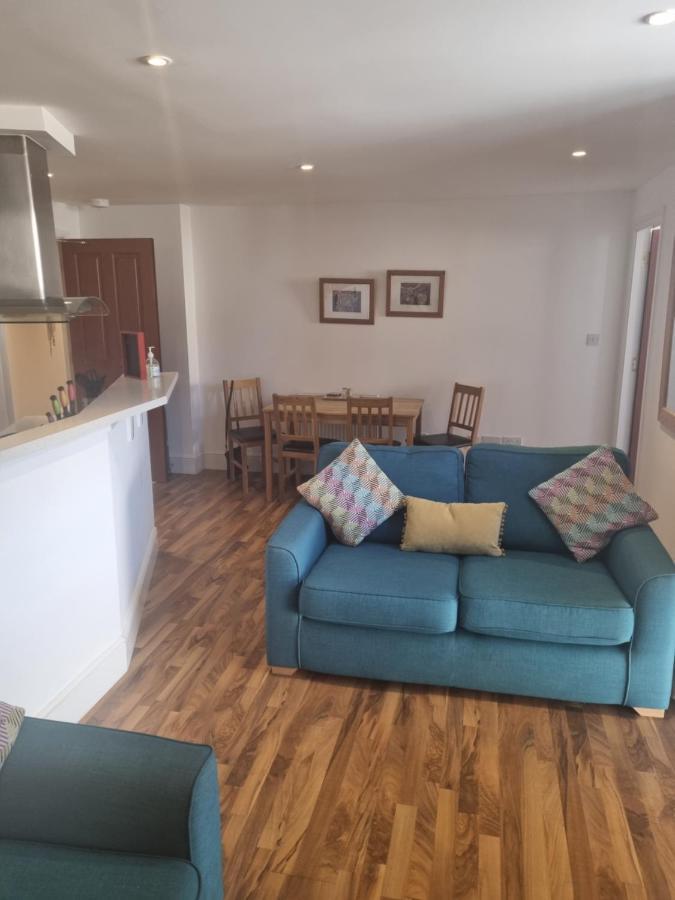 Stunning Spacious Apartment On River Ness Инвернес Екстериор снимка