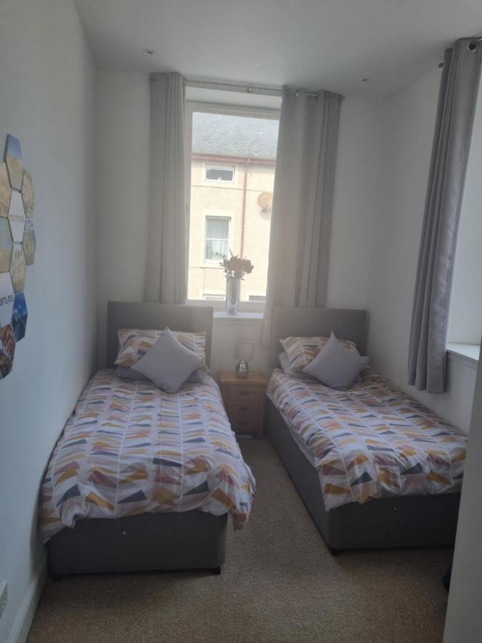 Stunning Spacious Apartment On River Ness Инвернес Екстериор снимка