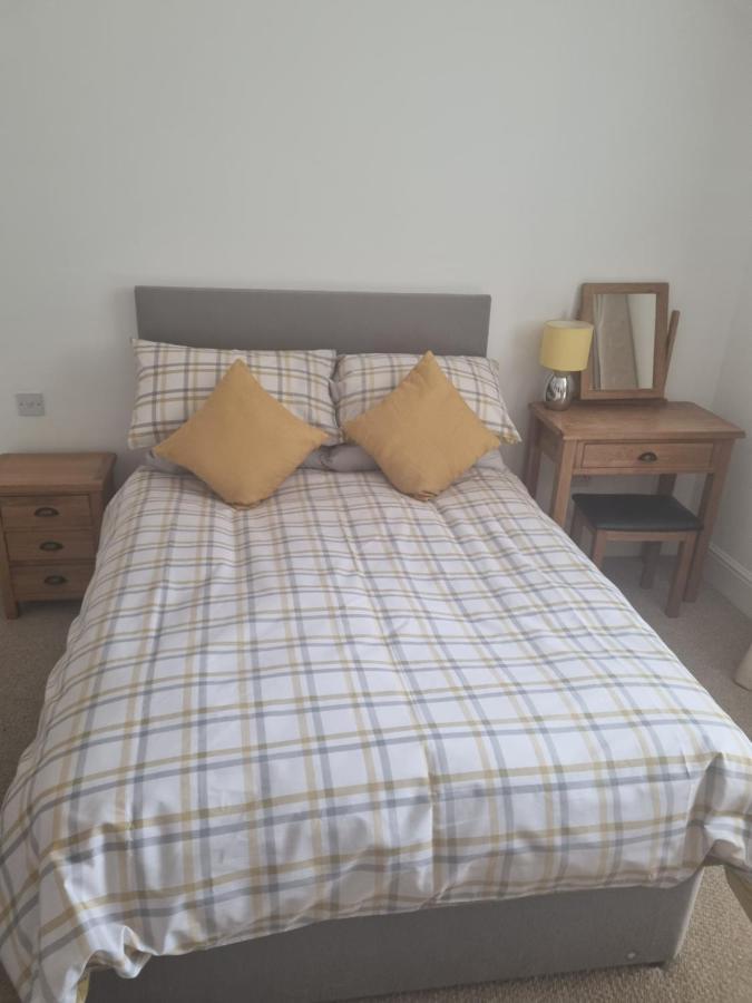 Stunning Spacious Apartment On River Ness Инвернес Екстериор снимка