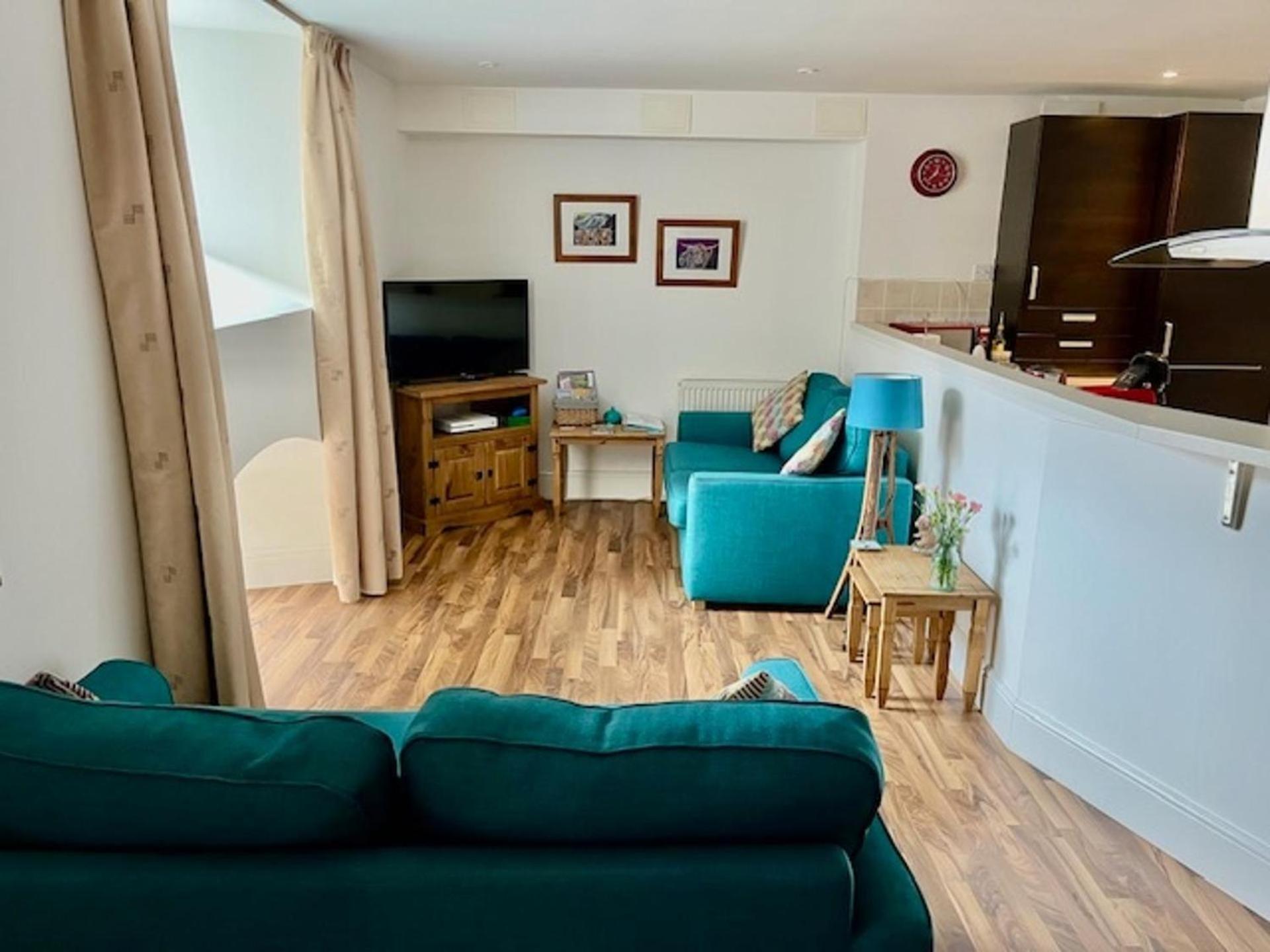 Stunning Spacious Apartment On River Ness Инвернес Екстериор снимка