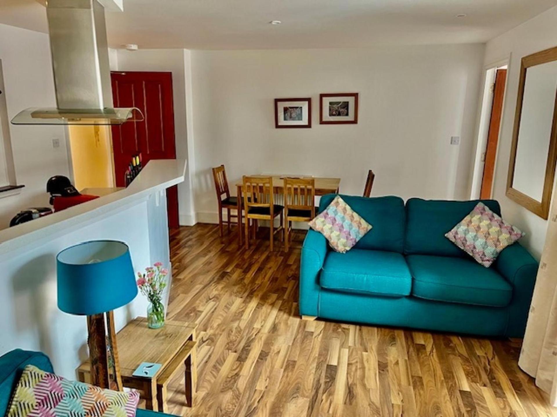 Stunning Spacious Apartment On River Ness Инвернес Екстериор снимка